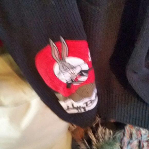 Bugs Bunny 50th birthday sweater - Picture 2 of 3